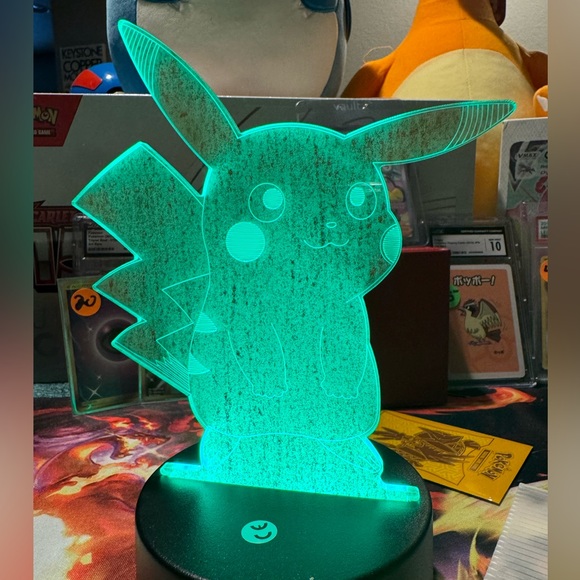 PIKACHU COLOR CHANGING LAMP WITH REMOTE-GREAT FOR THE COLLECTOR & A CHILD’S ROOM - Picture 4 of 6